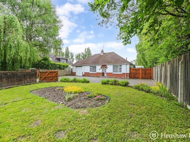 Bungalow for sale in Barton Stacey, Hampshire