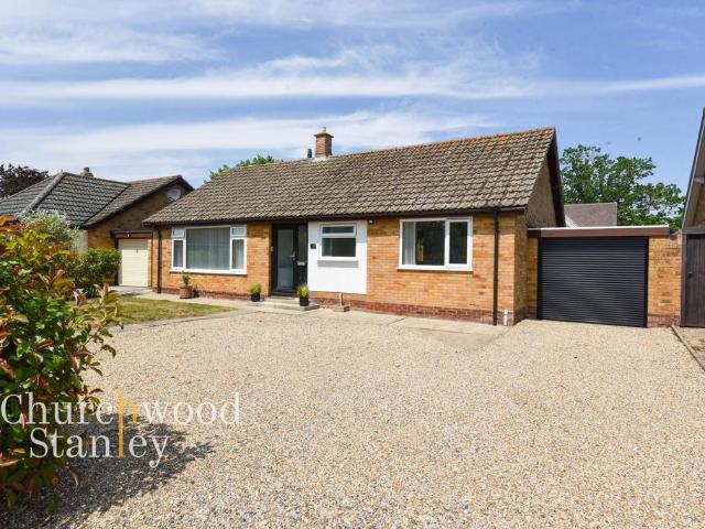 Bungalow for sale in Chelmondiston, Suffolk