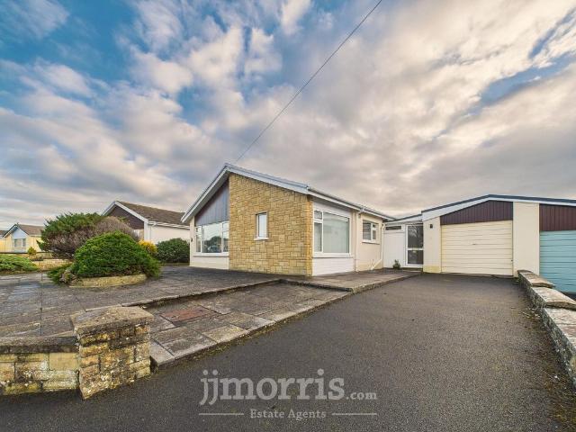 Bungalow for sale in Cardigan, Wales