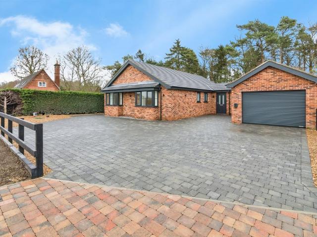 Bungalow for sale in Eastbridge, Suffolk