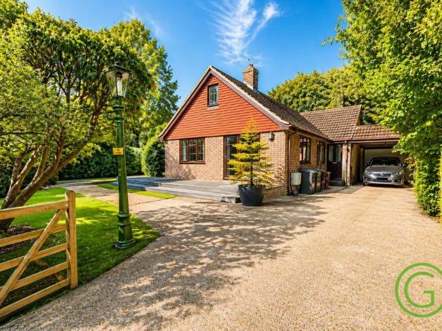 Bungalow for sale in Old Town, Heathlands