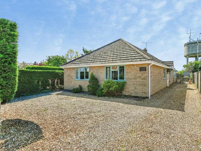 Bungalow for sale in Hilgay, Brookville