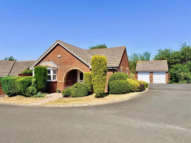 Bungalow for sale in Mount Wise