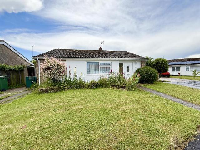 Bungalow for sale in Stokesby, Norfolk