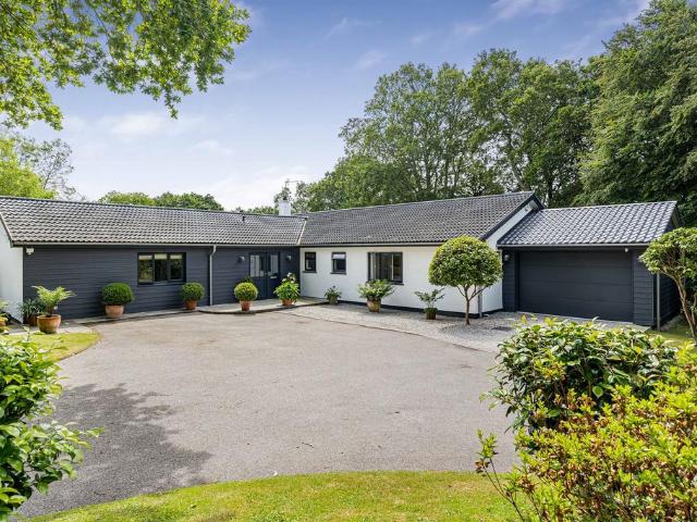 Bungalow for sale in High Trevilla, Feock
