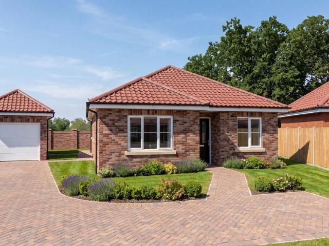 Bungalow for sale in Clacton-on-Sea, Tendring