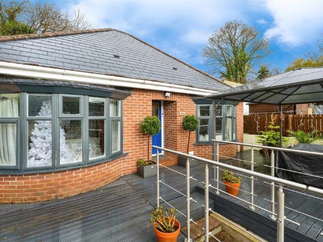 Bungalow for sale in Pontardawe, Trebanos