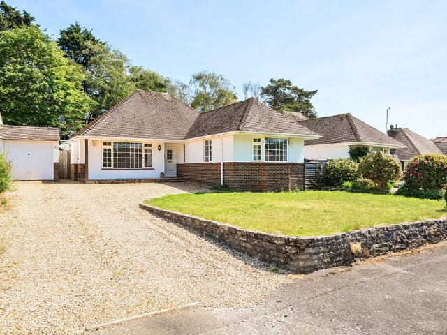 Bungalow for sale in Highcliffe