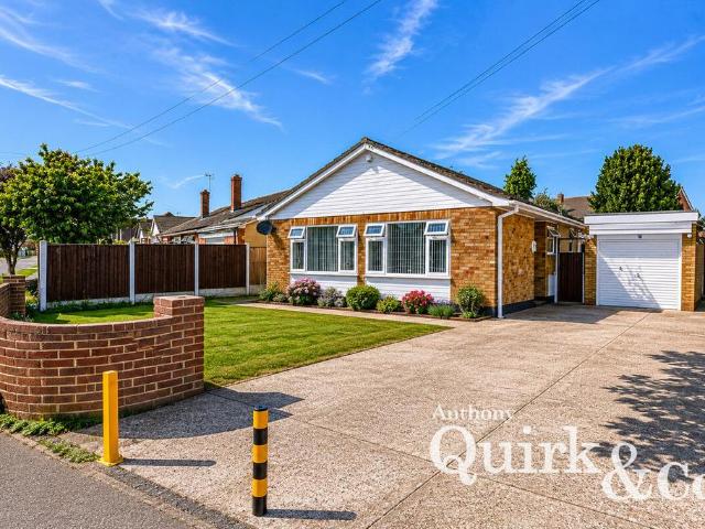 Bungalow for sale in Canvey Island, Castle Point