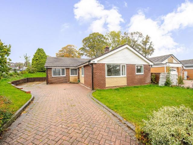 Bungalow for sale in Rastrick, West Yorkshire