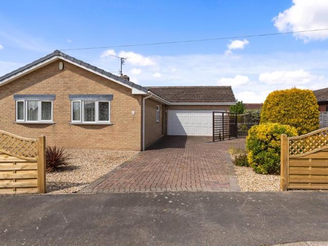 Bungalow for sale in Barholm, Lincolnshire