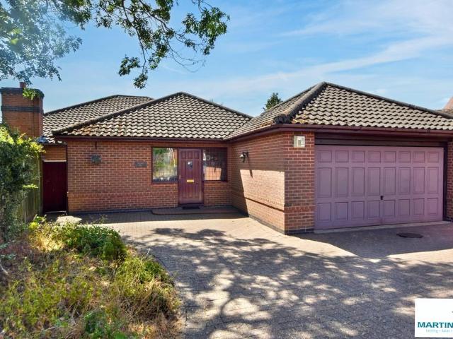 Bungalow for sale in Lash Hill, Barton
