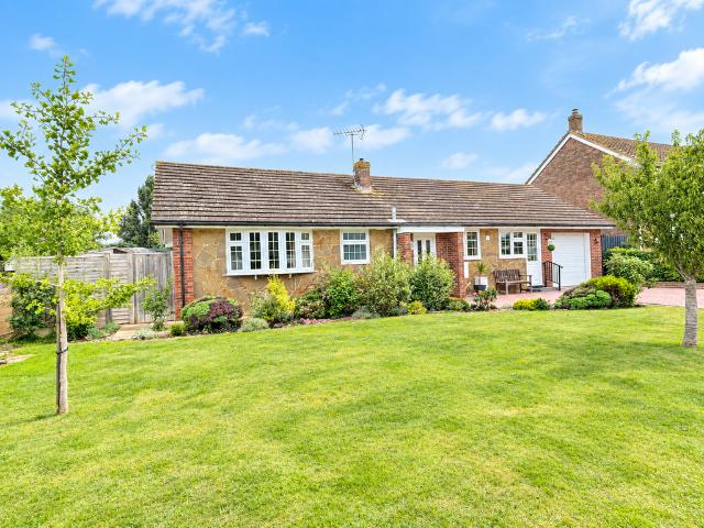 Bungalow for sale in Barnham and Eastergate, Clapham