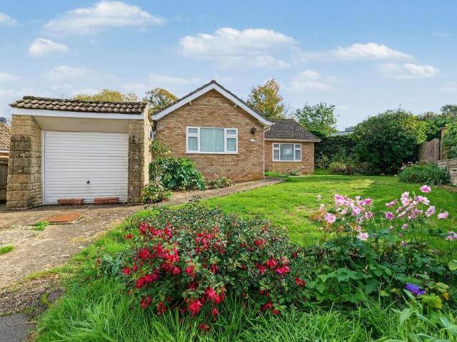 Bungalow for sale in Middleton, North Northamptonshire