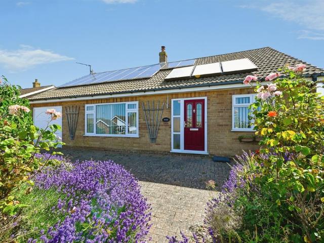 Bungalow for sale in Hunstanton, Brookville