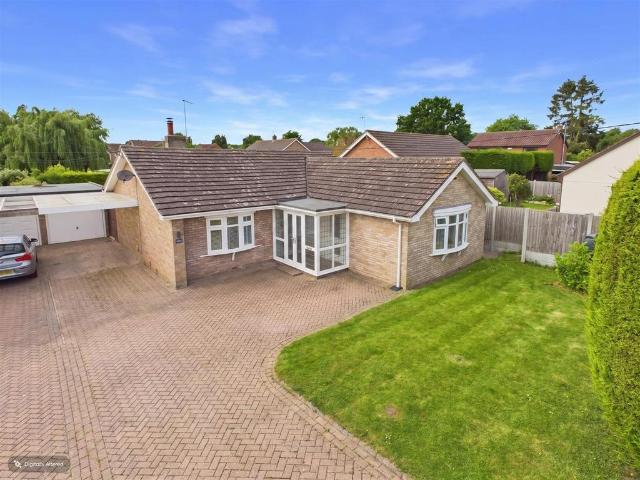 Bungalow for sale in North Fambridge, Maldon