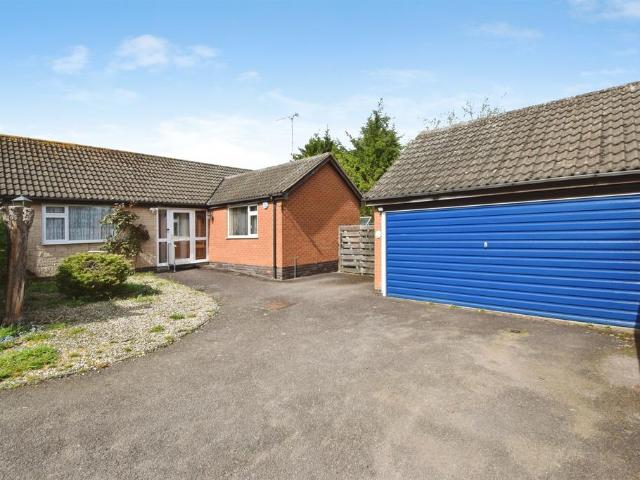 Bungalow for sale in Oadby, Leicestershire