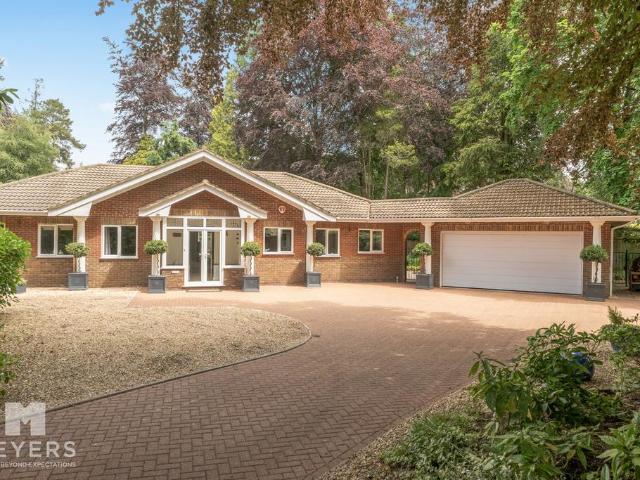 Bungalow for sale in Tricketts Cross, Ferndown