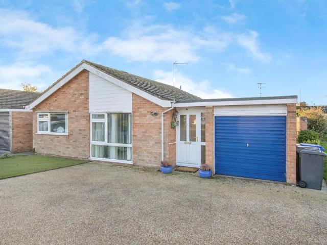 Bungalow for sale in Key Street, Suffolk
