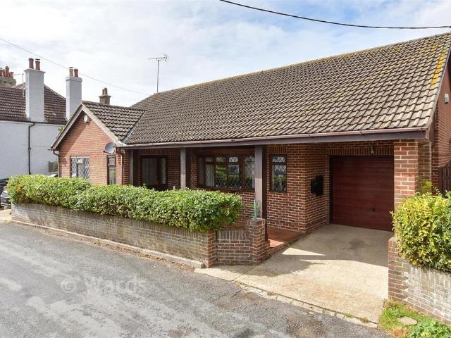 Bungalow for sale in Ash, Kent