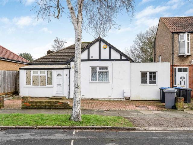 Bungalow for sale in Sudbury, Greater London