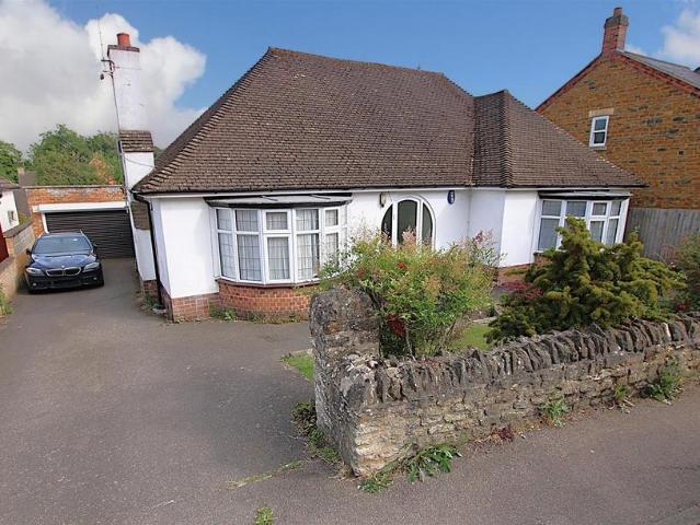 Bungalow for sale in Earls Barton
