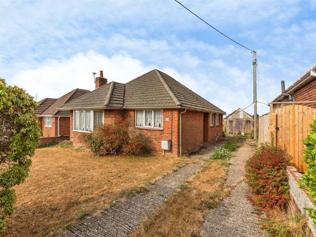 Bungalow for sale in Nursling, Test Valley