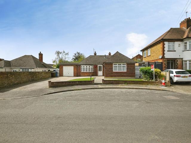 Bungalow for sale in Grove Park, Oad Street