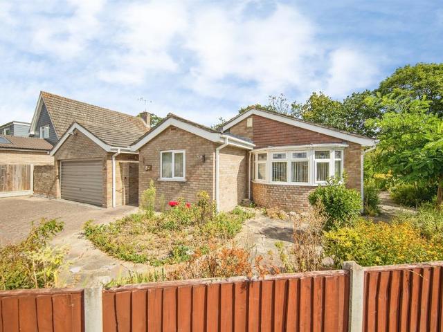 Bungalow for sale in Highwoods, Fordham Heath