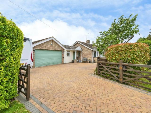 Bungalow for sale in Bedford