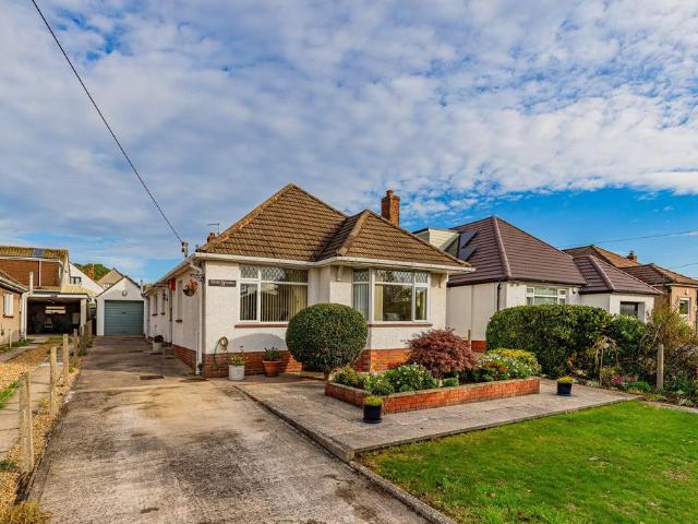 Bungalow for sale in Swanbridge, Sully