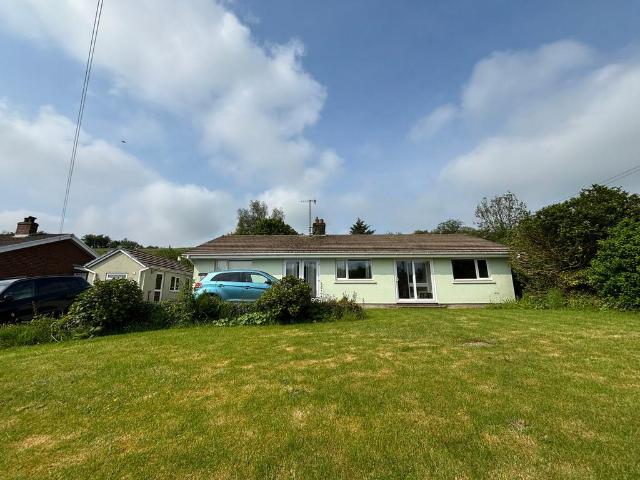 Bungalow for sale in Cribyn, Wales
