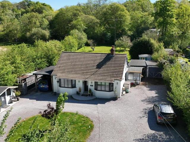 Bungalow for sale in Battle, Heathlands