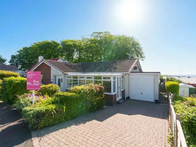 Bungalow for sale in Onchan