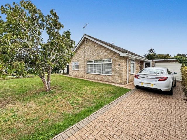 Bungalow for sale in Bentley, Chelmondiston