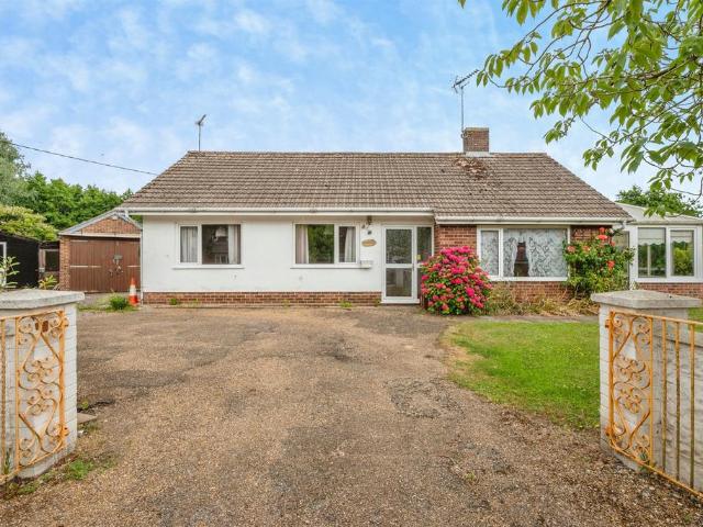 Bungalow for sale in Sutton, Comers