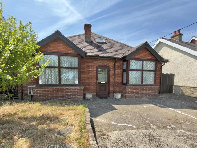 Bungalow for sale in Freshwater, Isle Of Wight