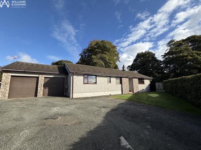 Bungalow for sale in Llanfair Pwllgwyngyll, Llanfairpwllgwyngyll