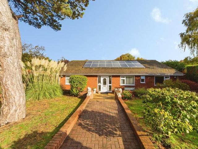 Bungalow for sale in Grange, West Kirby