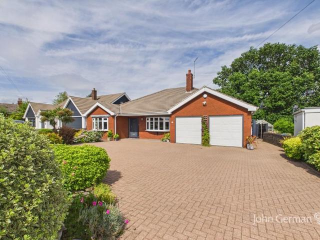 Bungalow for sale in Beamhurst, Staffordshire