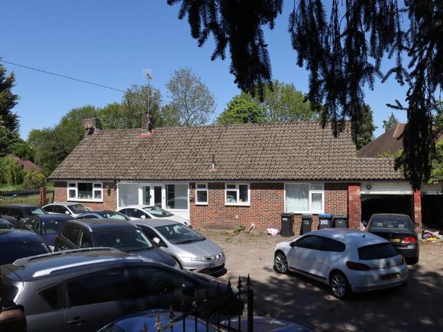 Bungalow for sale in London Borough of Croydon, Kenley