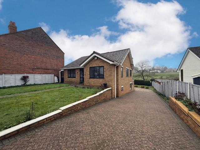 Bungalow for sale in Amblecote, West Midlands