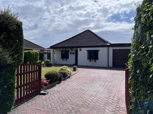 Bungalow for sale in Ashurst Bridge, Hampshire