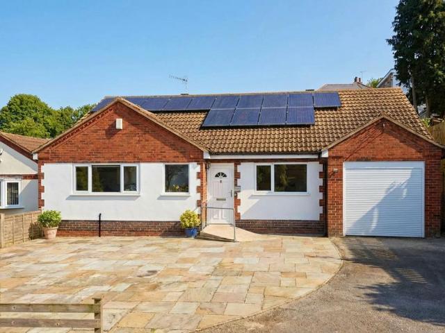 Bungalow for sale in Gedling, East Midlands