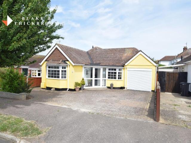 Bungalow for sale in Holland-on-Sea, Dale Hill