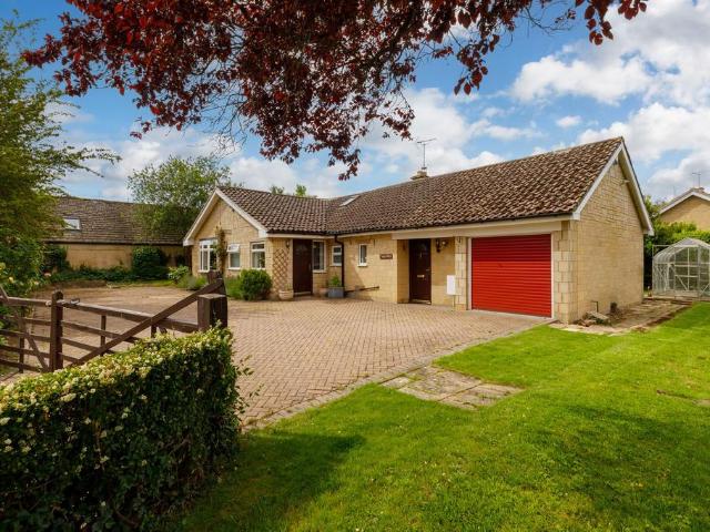 Bungalow for sale in Tredington CP, Alderminster