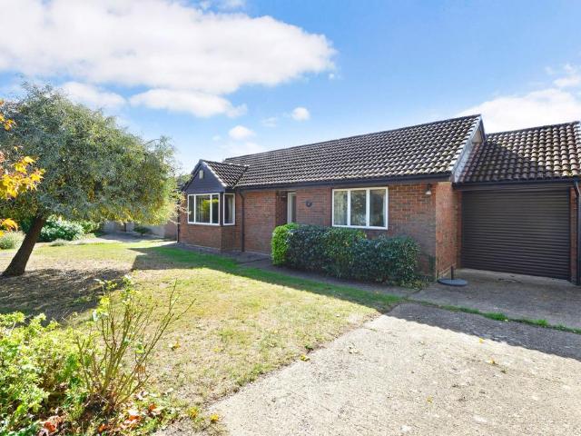 Bungalow for sale in Cranleigh, Waverley
