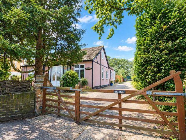 Bungalow for sale in Barling, Essex