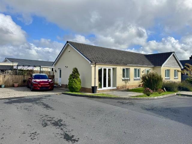 Bungalow for sale in Gorslas