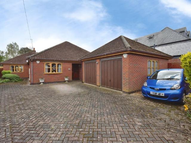 Bungalow for sale in Stanford On Avon, Leicestershire